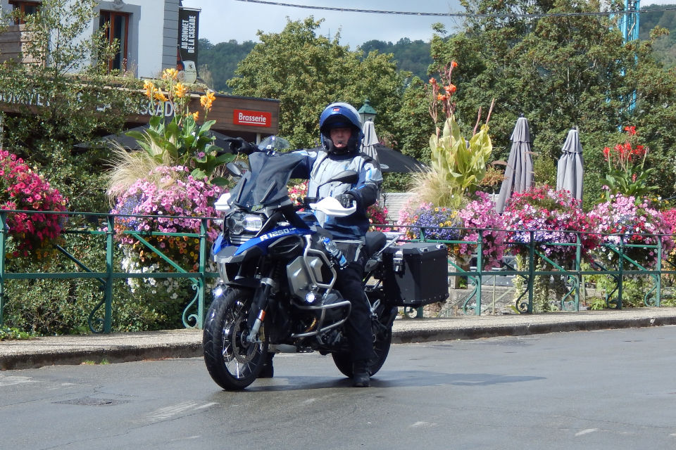 Motorrijbewijspoint Landgraaf examengarantie AVB en AVD